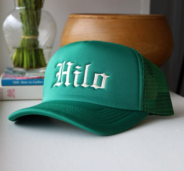 Hilo Trucker - Old English - Green