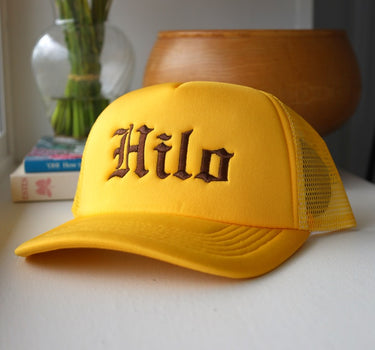 Hilo Trucker - Old English - Yellow