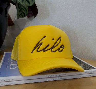 Hilo Trucker - Script - Yellow